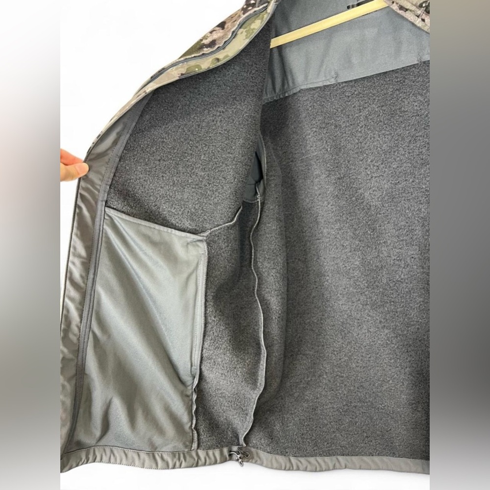 Cabela's Instinct Standhunter Softshell
Camo Jack… - image 3